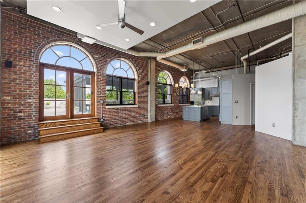 Listing photo 6