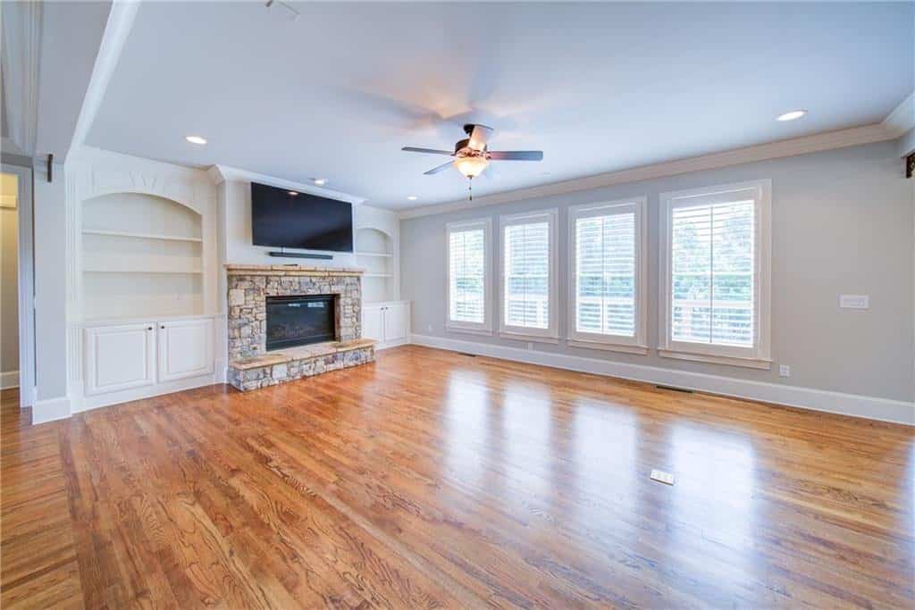 Listing photo 6