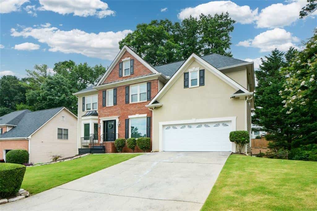 Listing photo 2