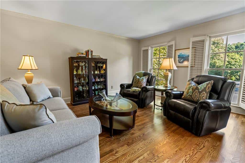 Listing photo 6