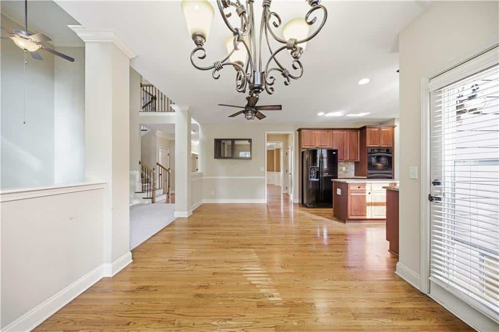 Listing photo 6