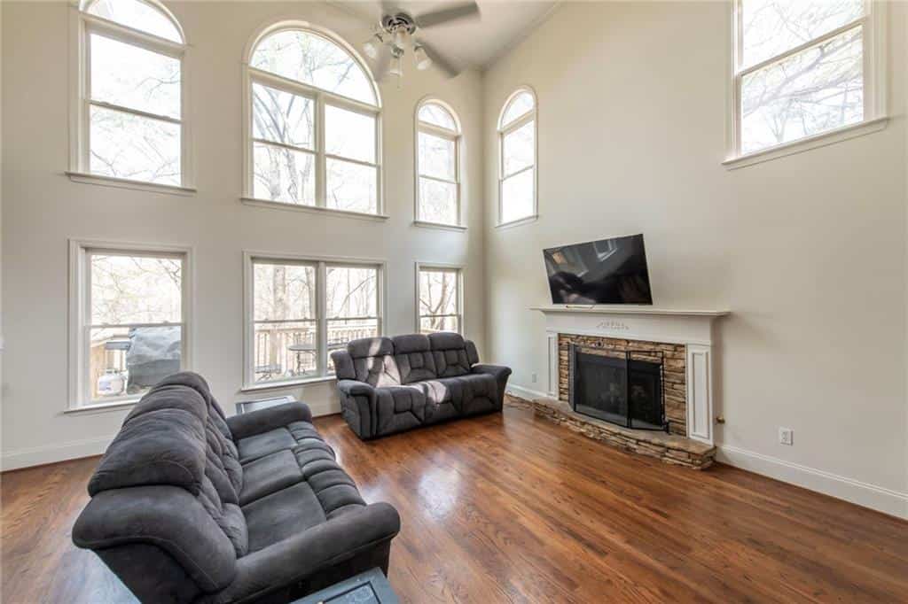 Listing photo 6