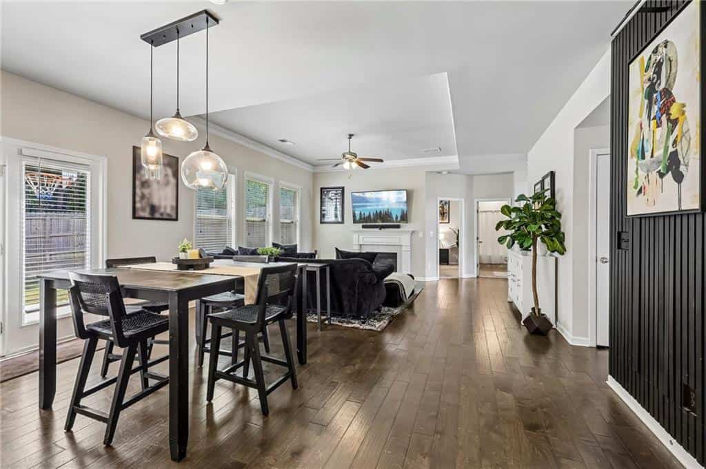 Listing photo 6