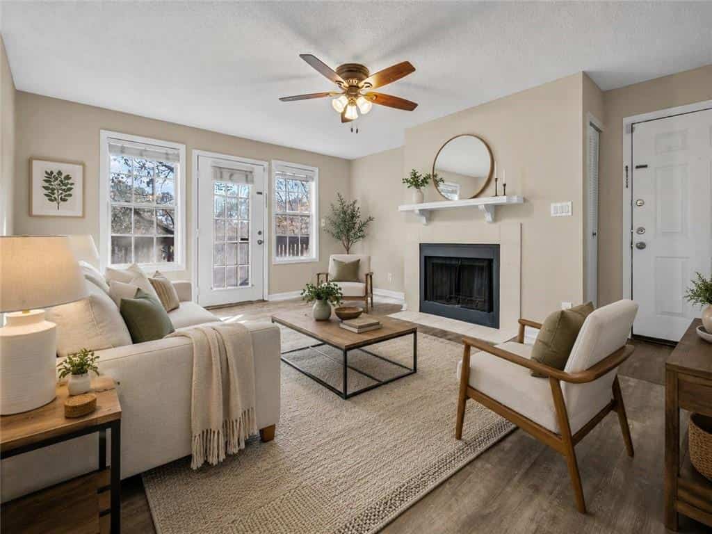 Listing photo 2