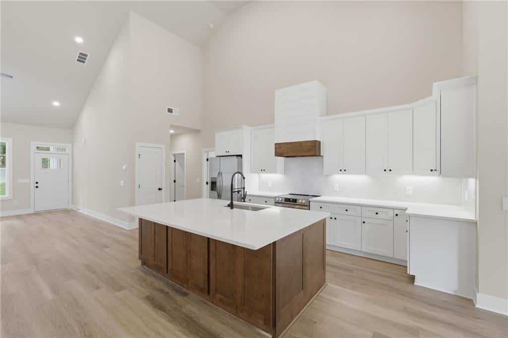 Listing photo 6
