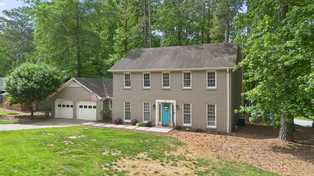 Listing photo 2