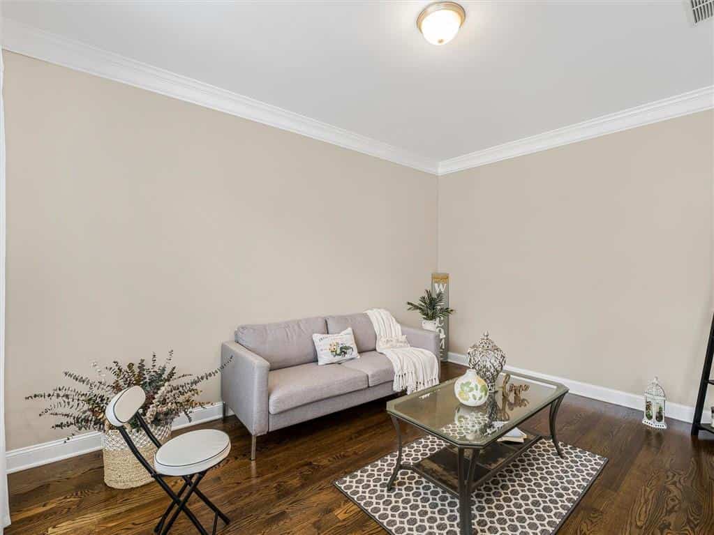 Listing photo 6
