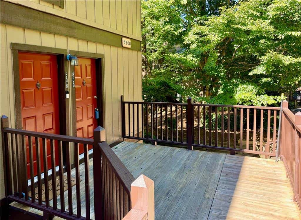 809 River Run Drive, Sandy Springs, GA 30350