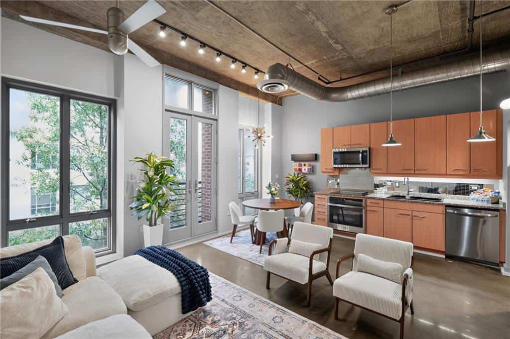 Listing photo 6