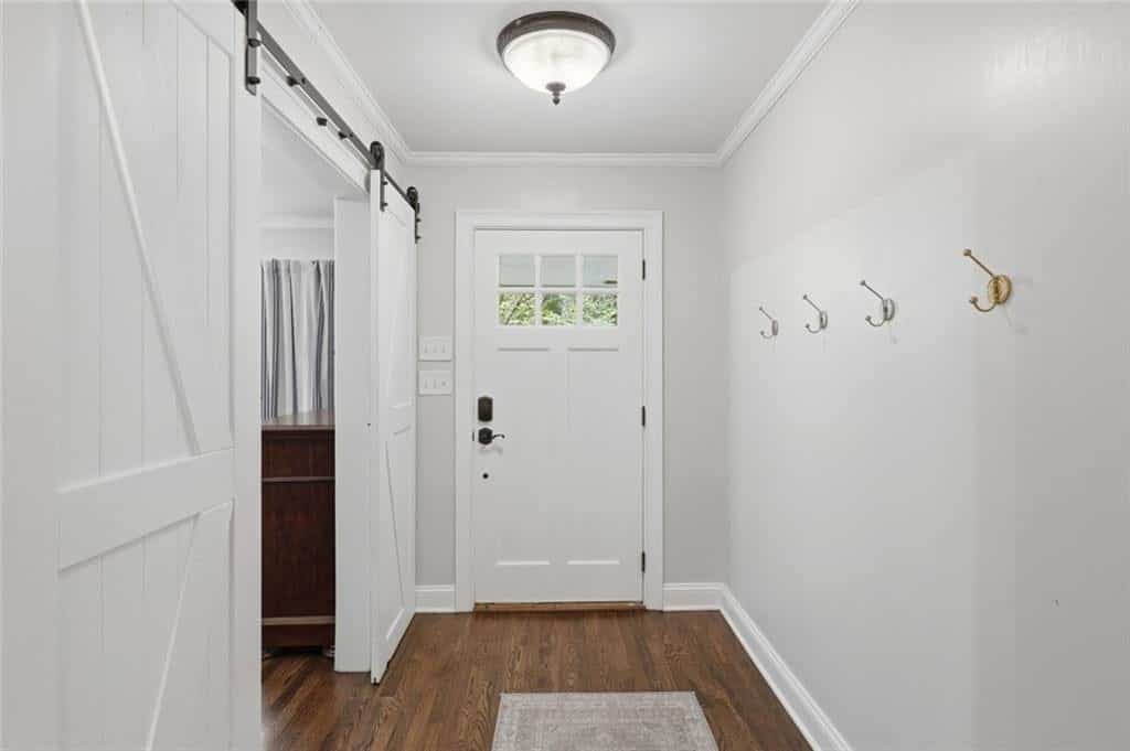 Listing photo 6