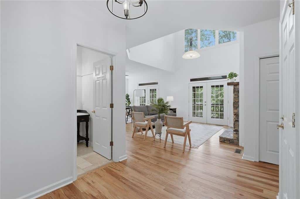 Listing photo 6