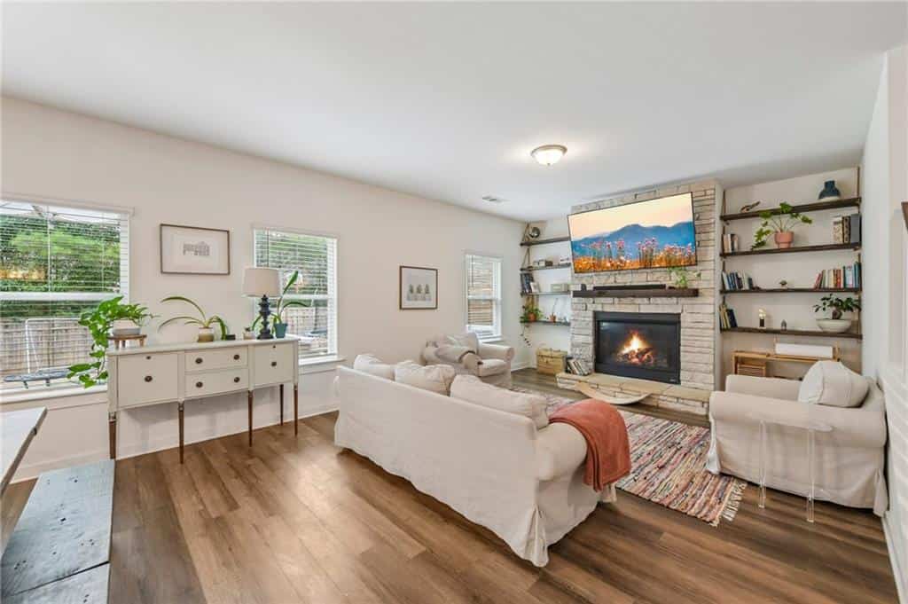 Listing photo 6
