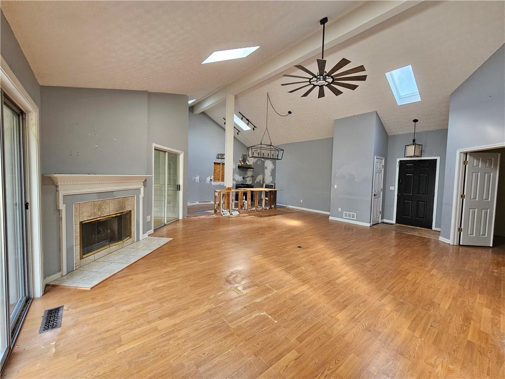 Listing photo 6