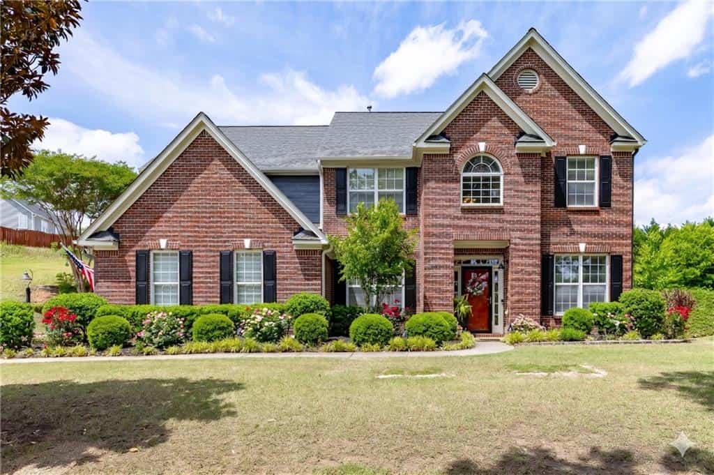 933 Cruce Lake Drive, Hoschton, GA 30548