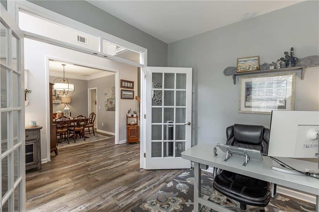 Listing photo 6