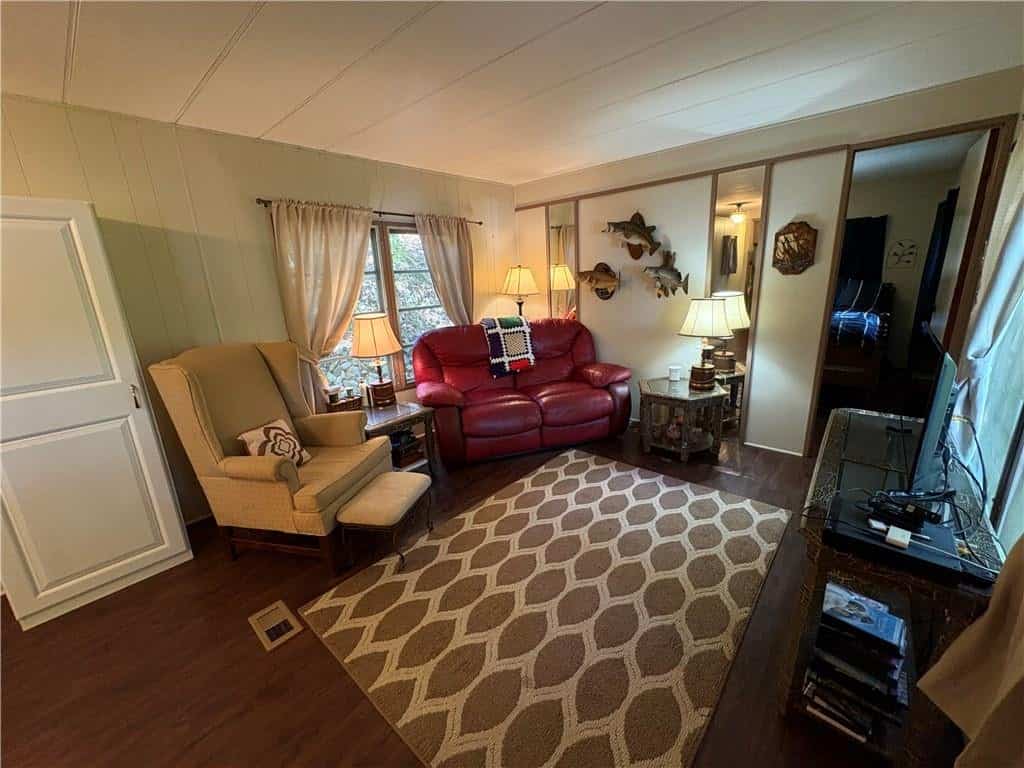 Listing photo 6
