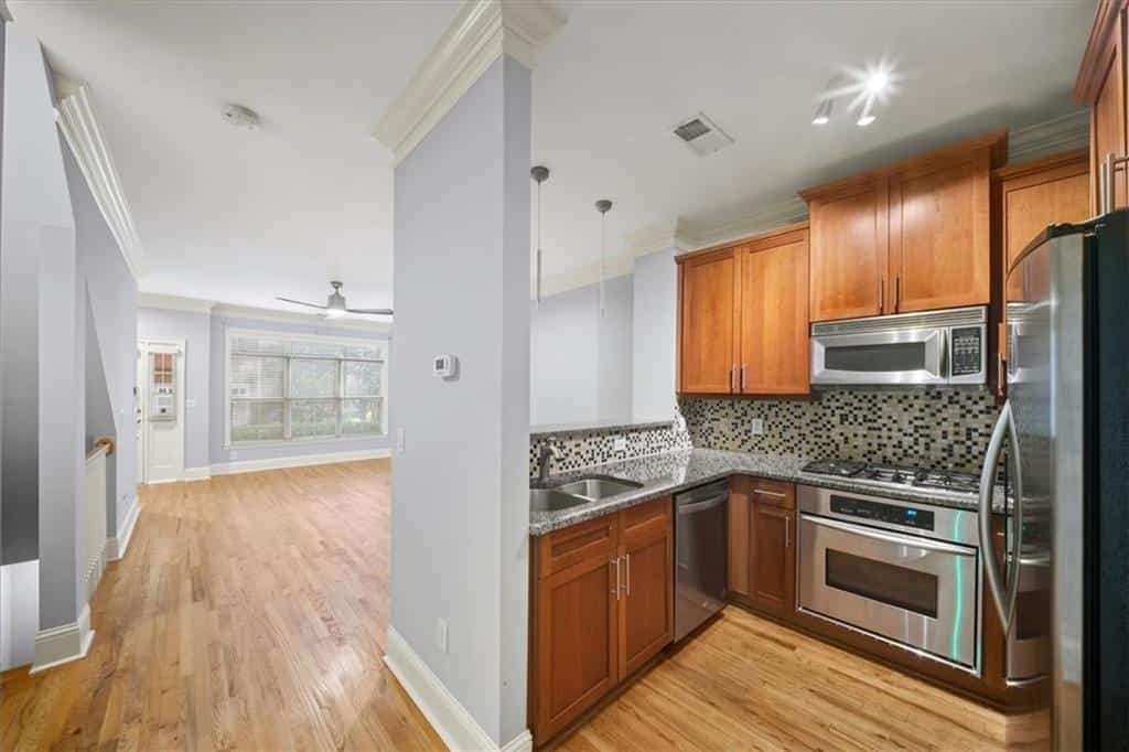 Listing photo 6