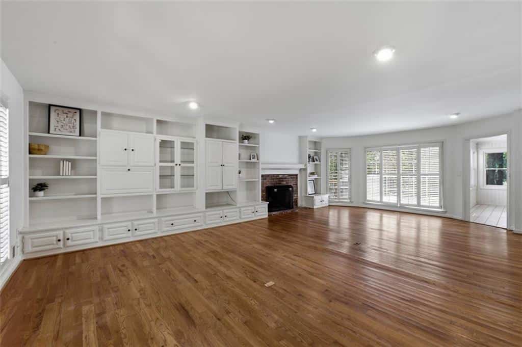 Listing photo 6