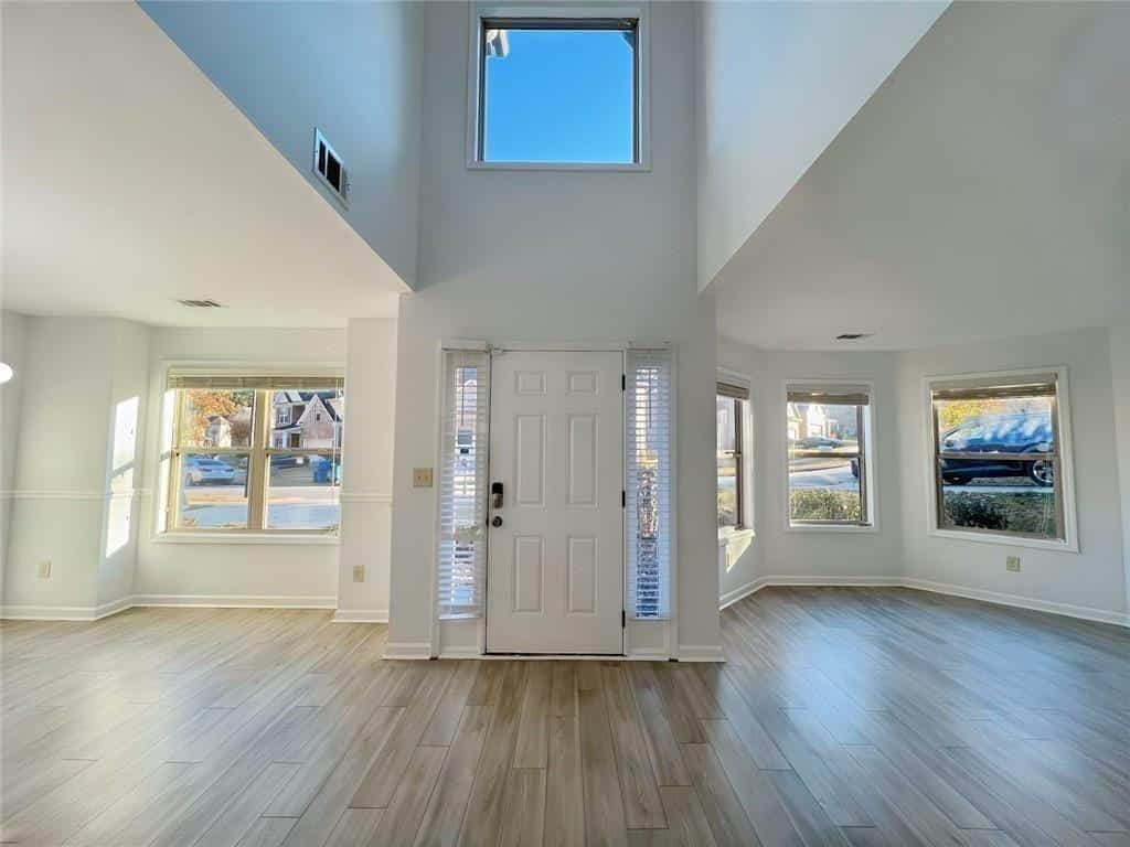 Listing photo 6