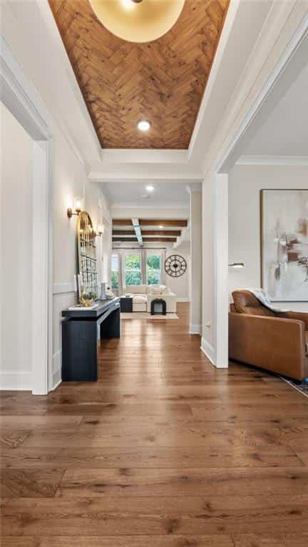 Listing photo 6