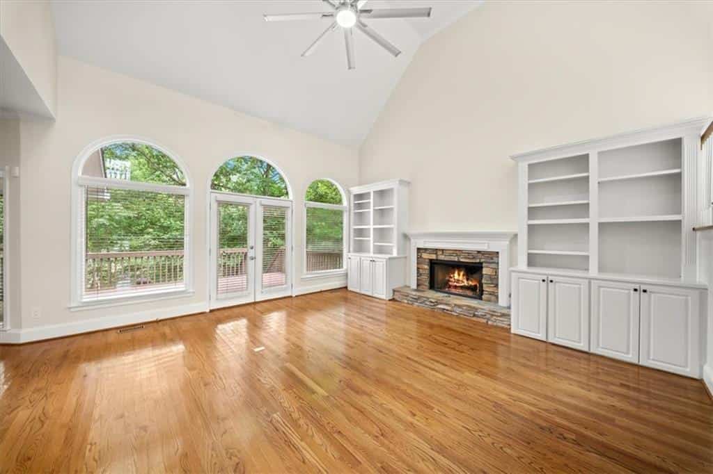 Listing photo 6
