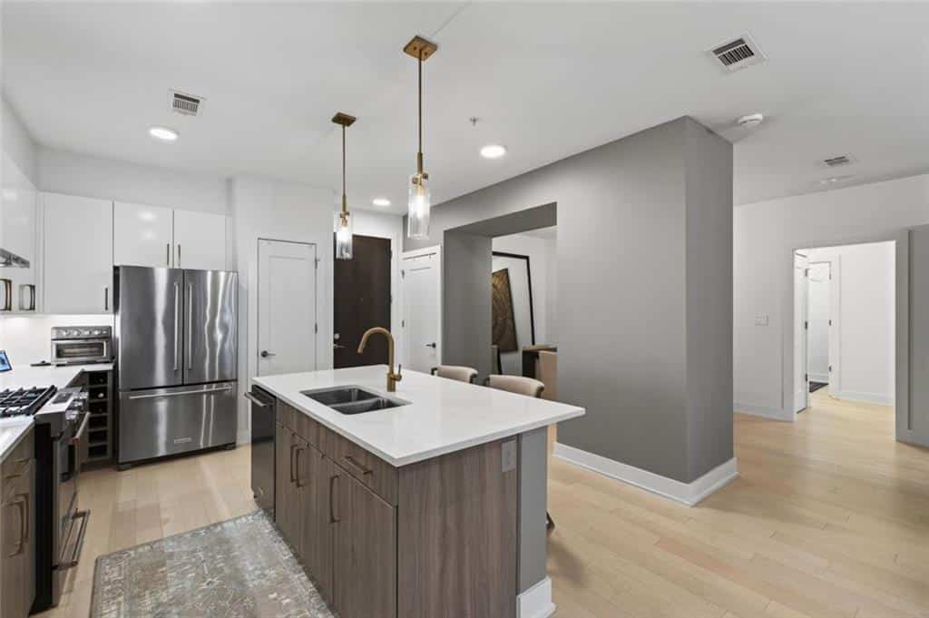 Listing photo 6