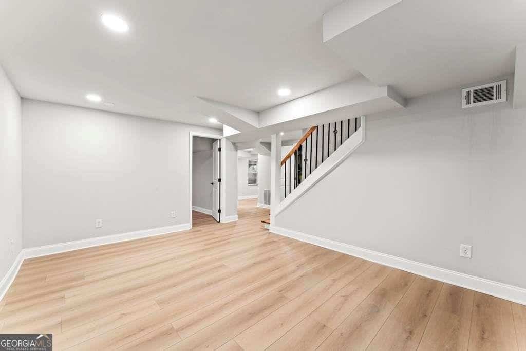 Listing photo 6