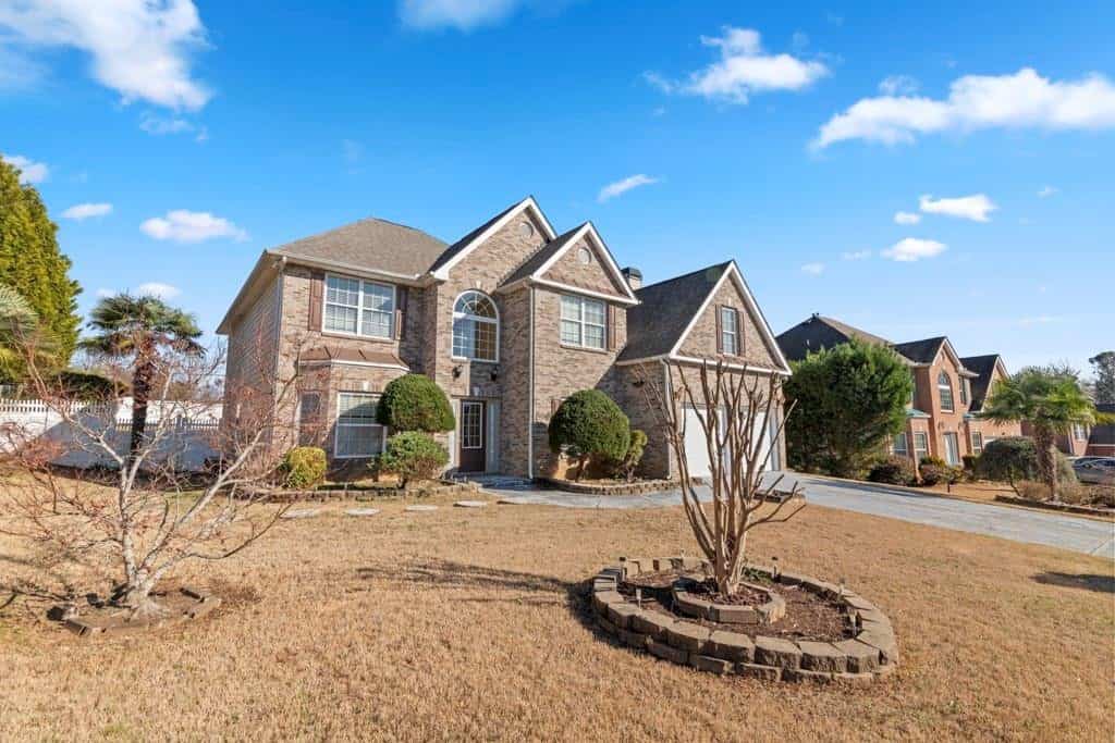 Listing photo 2