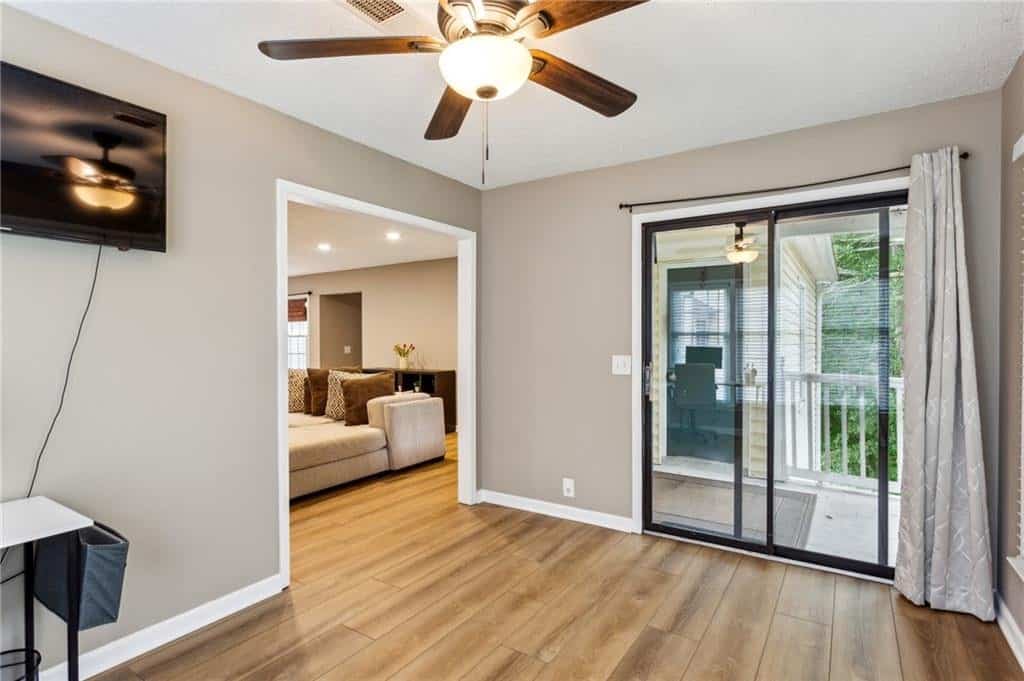 Listing photo 6