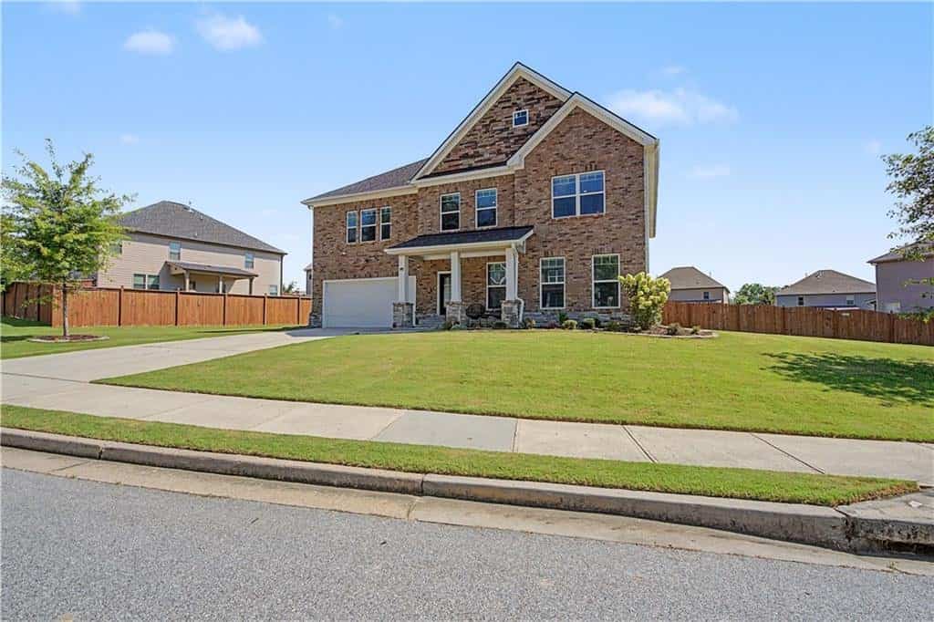 Listing photo 2