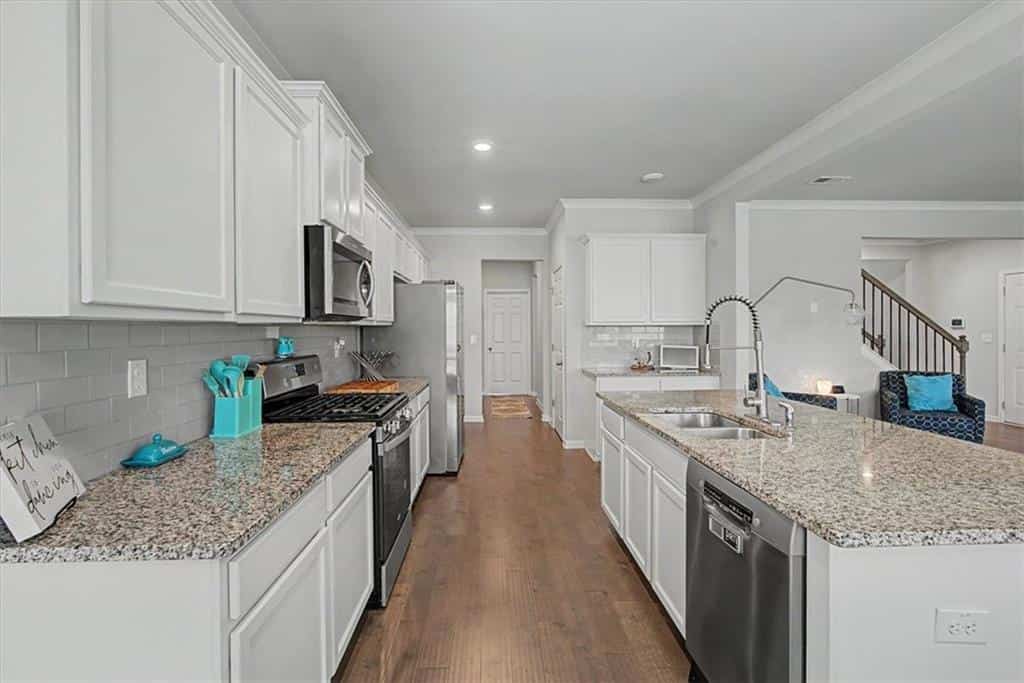 Listing photo 6