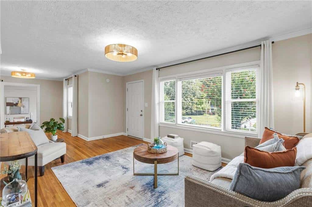 Listing photo 6
