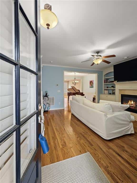 Listing photo 6