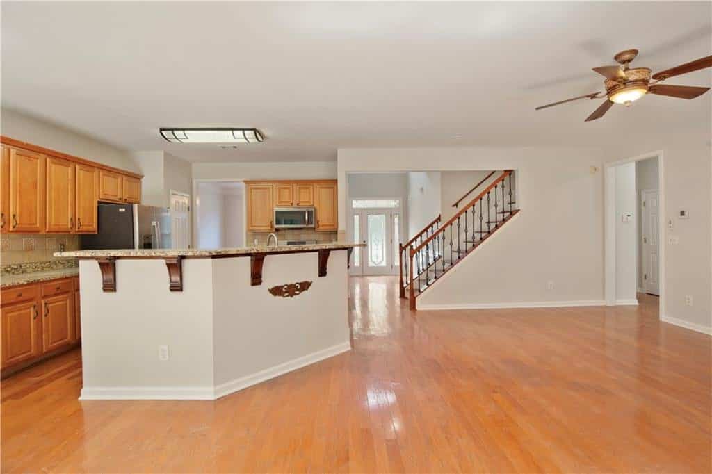 Listing photo 6