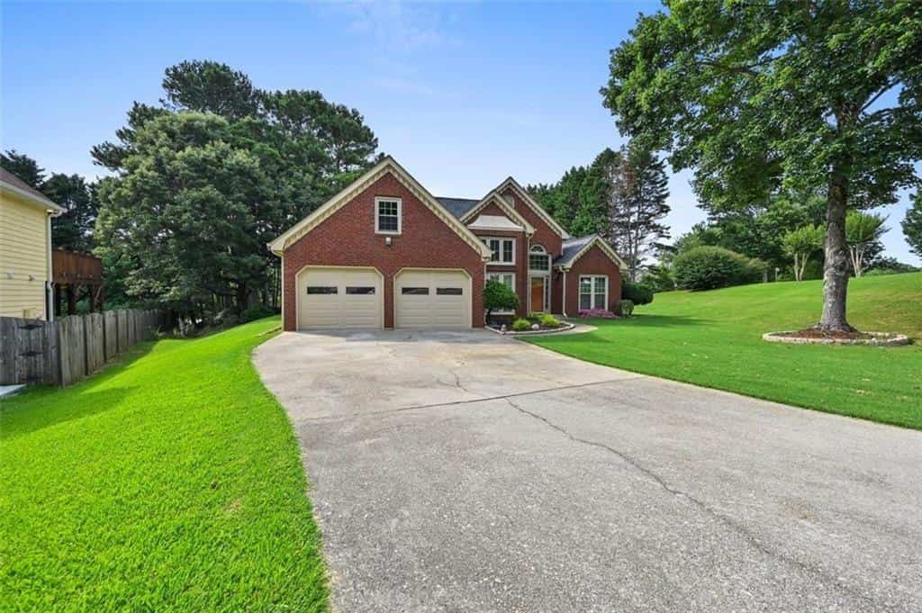 Listing photo 3