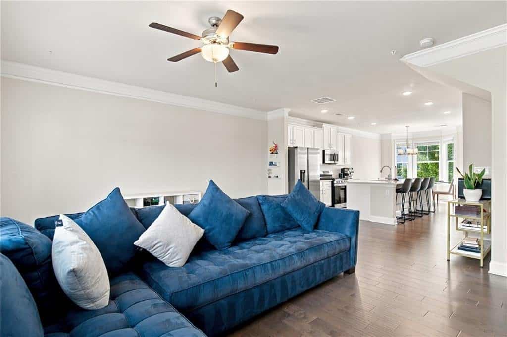 Listing photo 6