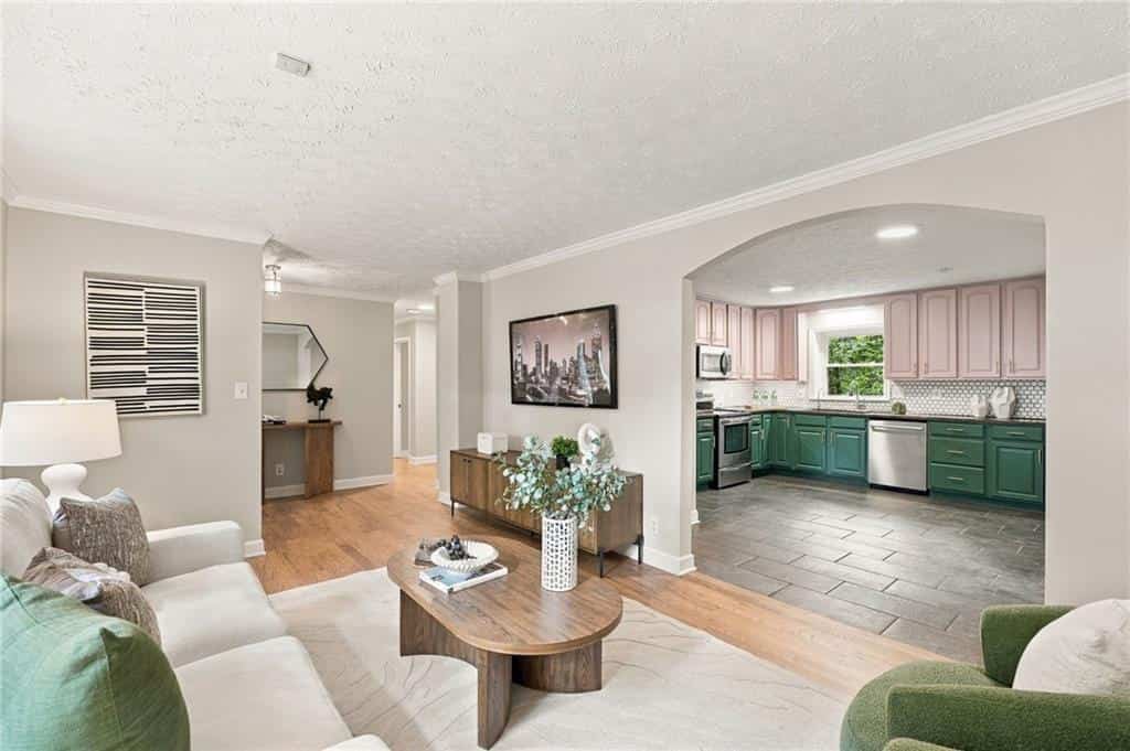Listing photo 4