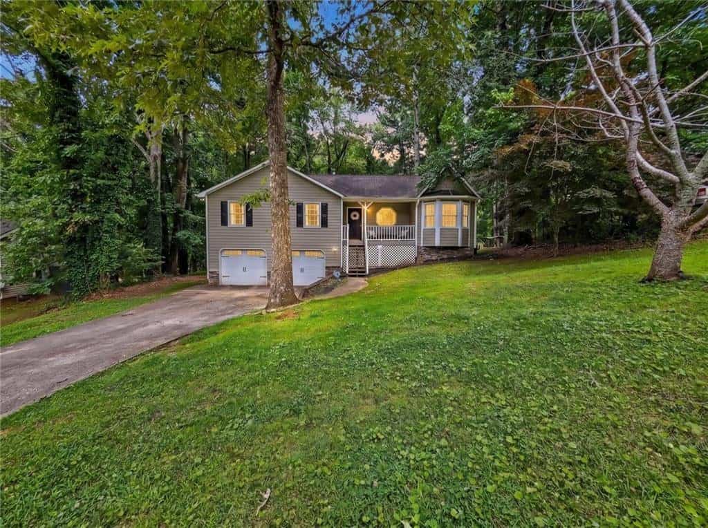 Listing photo 2