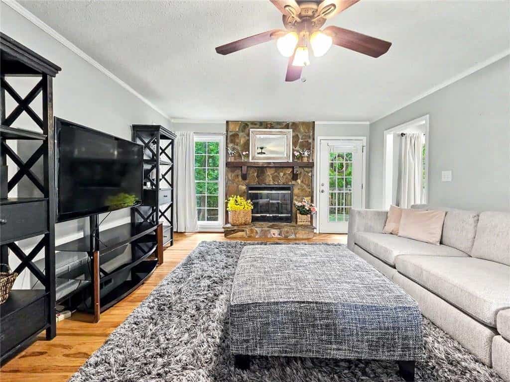Listing photo 6