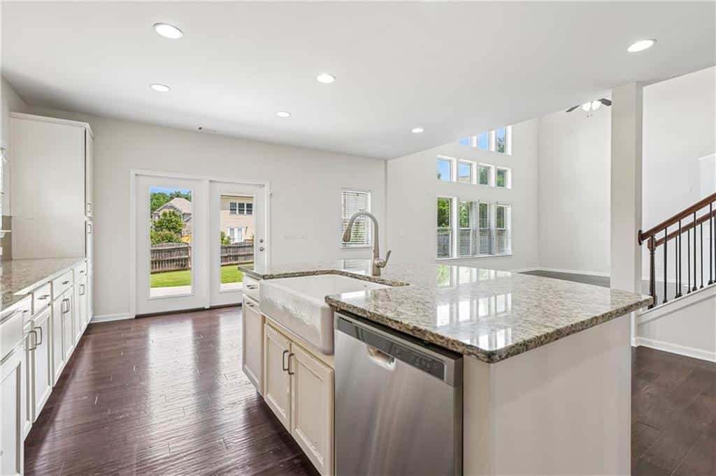 Listing photo 6