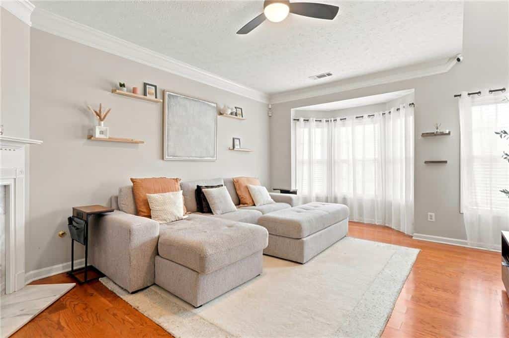 Listing photo 6