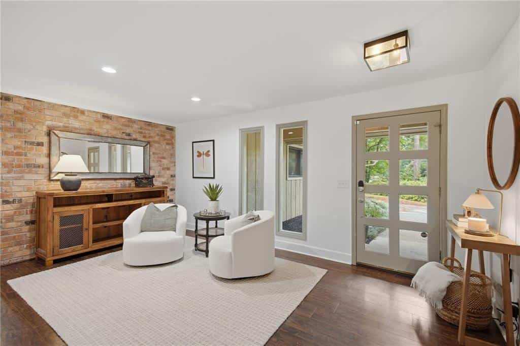 Listing photo 6