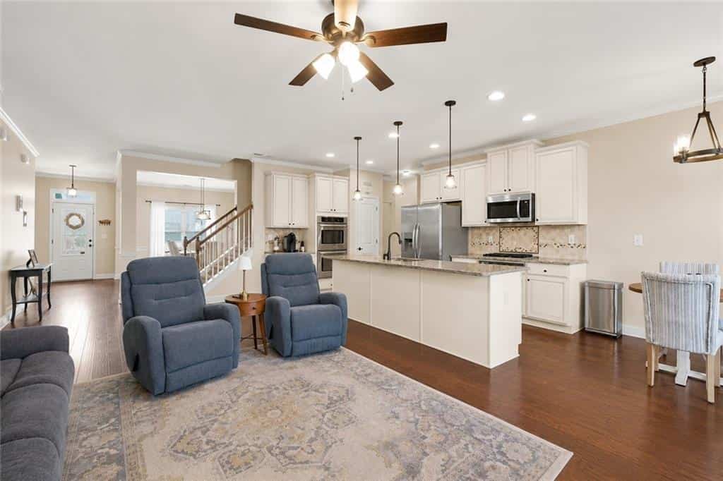 Listing photo 6
