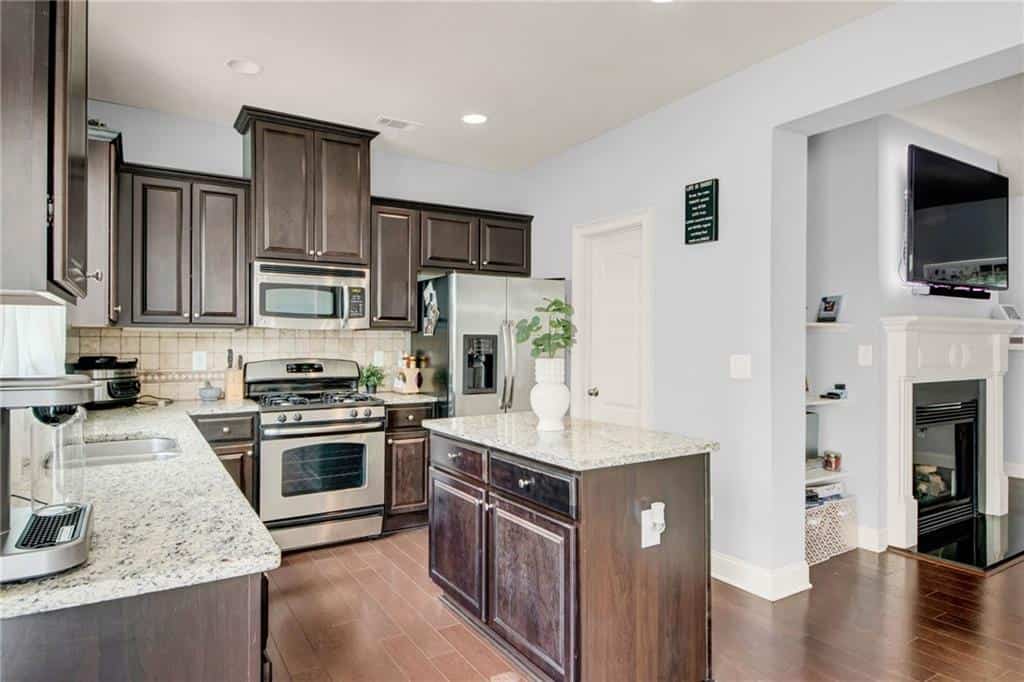 Listing photo 6