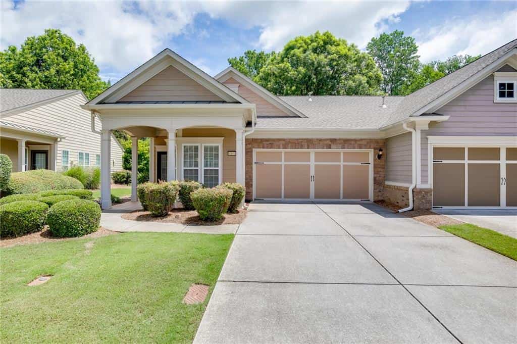 6160 Longleaf Drive, Hoschton, GA 30548