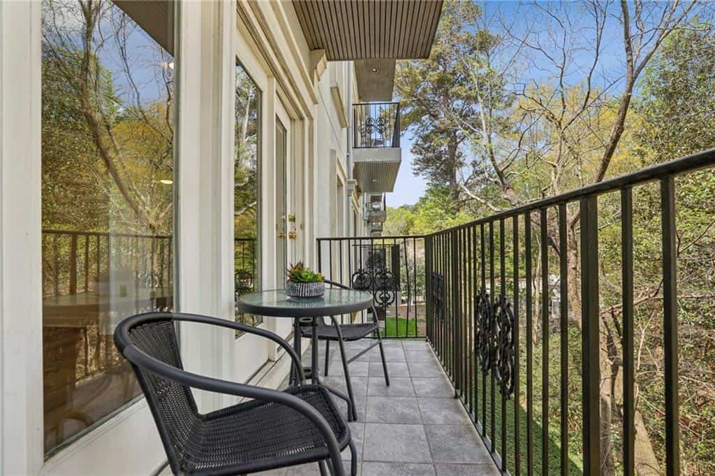 Listing photo 6