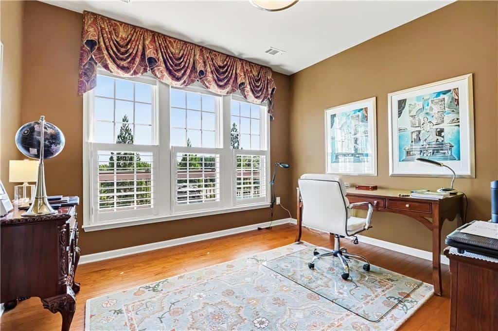 Listing photo 6