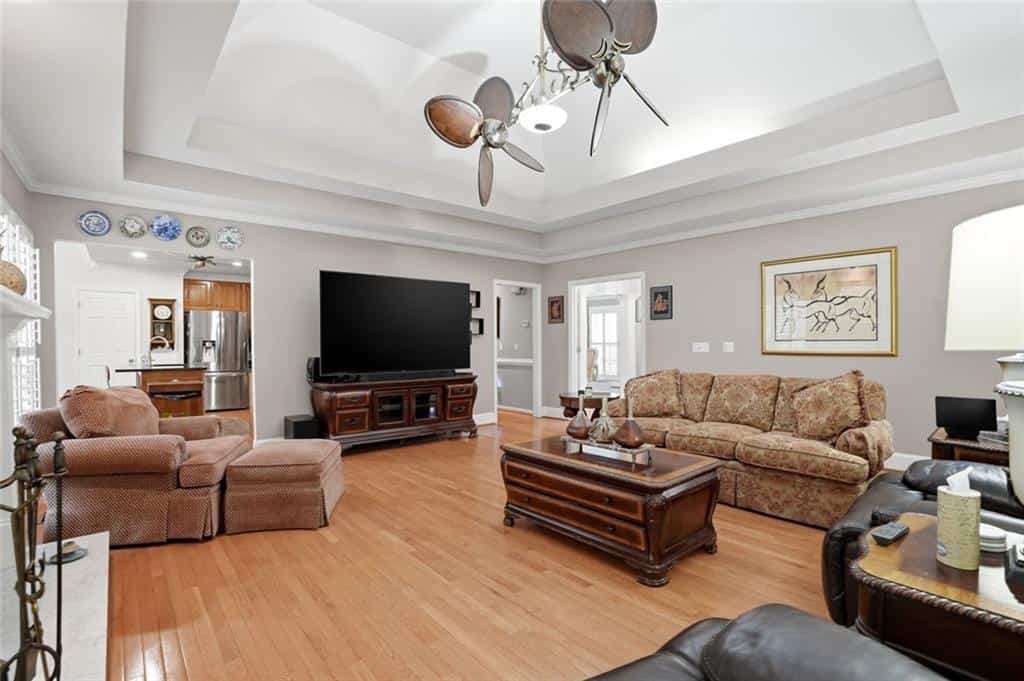 Listing photo 6