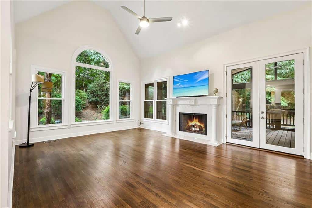 Listing photo 6