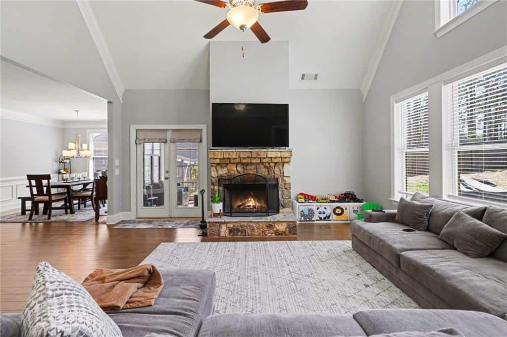 Listing photo 6